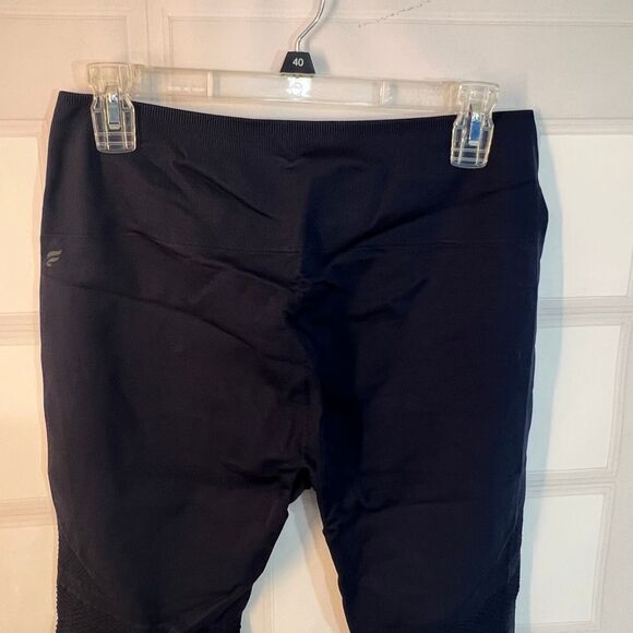 Fabletics mosaic high waisted navy perforated 7/8 leggings size xl - Picture 6 of 9